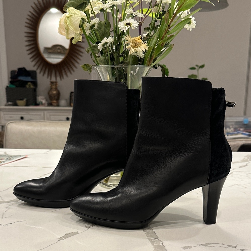 Aquatalia Black Leather & Suede Ankle Heel Boots
